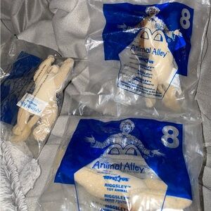 2001 McDonald's Happy Meal Toys (3) Toys R Us Animal Alley Lion Riggsley NIB